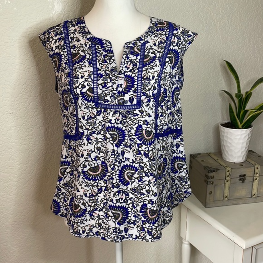Daniel Rainn Navy‎ Sleeveless Blouse. Petite small. NWT